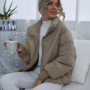 Cream puffer jacket✨